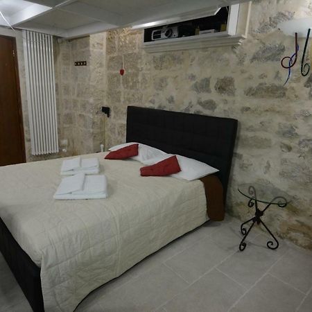 B&B Domus Gaia Lecce Ngoại thất bức ảnh